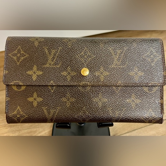 Louis Vuitton Brown Leather Monogram Wallet - GUC - Picture 1 of 13